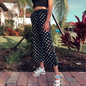 retro polka dotted high-waisted flared pants 🖤